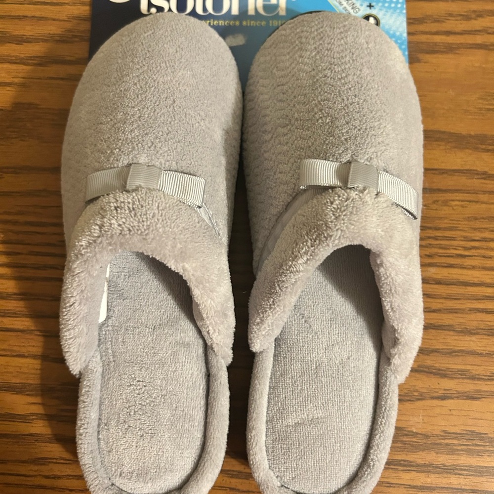 Isotoner Moisture Wicking Slippers Size Large 8.5-9/NWT